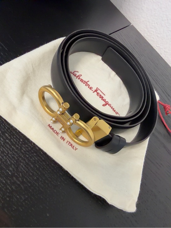 Salvatore Ferragamo Accessories - Salvatore Ferragamo Black Leather Belt with Gold Gancini Buckle